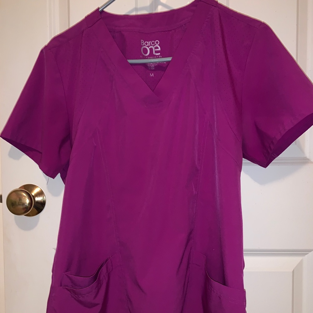Nursing scrub top